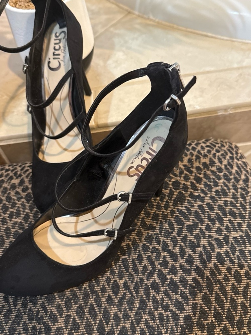 Circus by Sam Edelman Black Strappy Pointed-Toe Heels